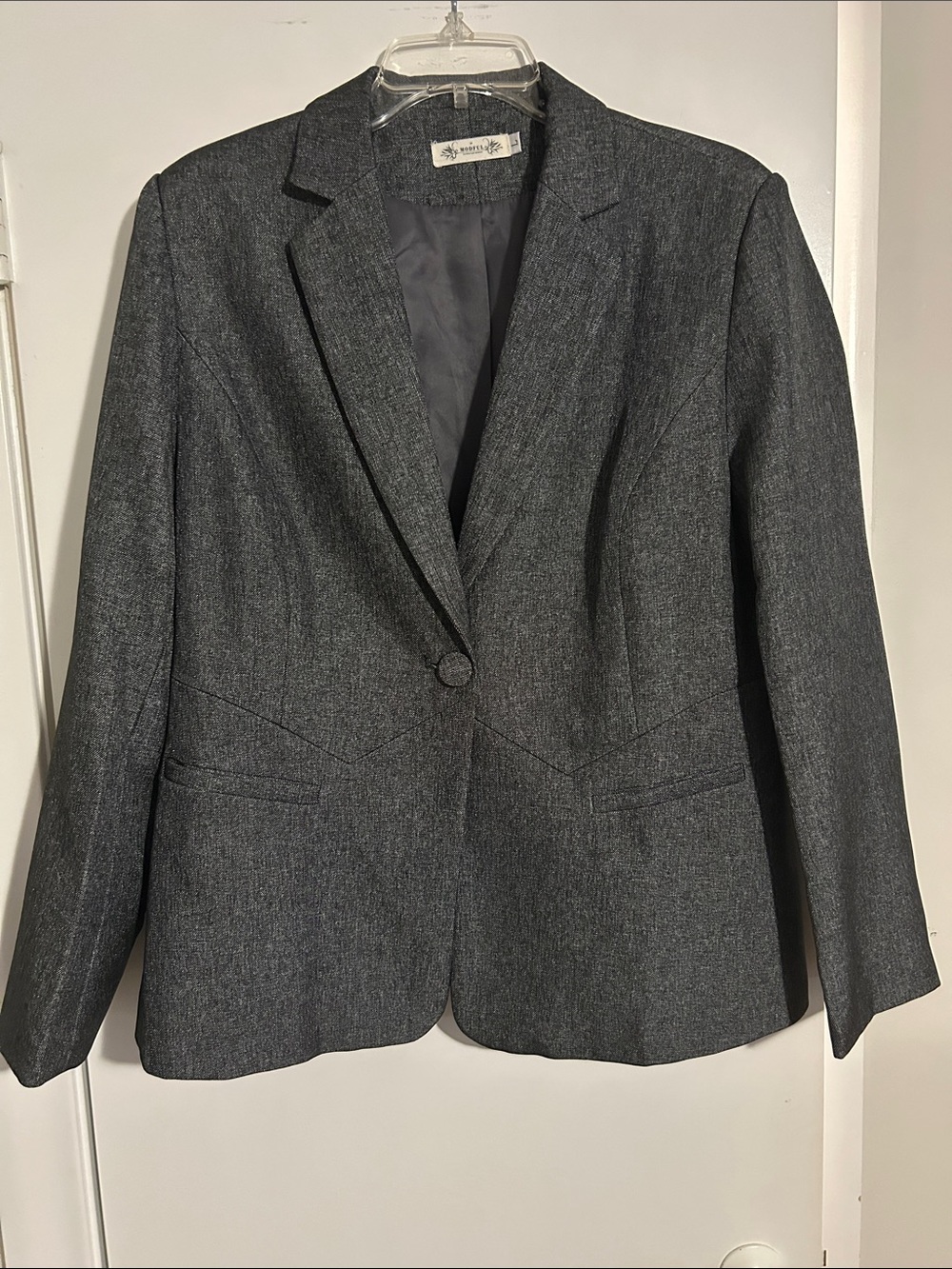 Amazon Women's Dark Gray Single-Button Tailored Blazer and trouser set